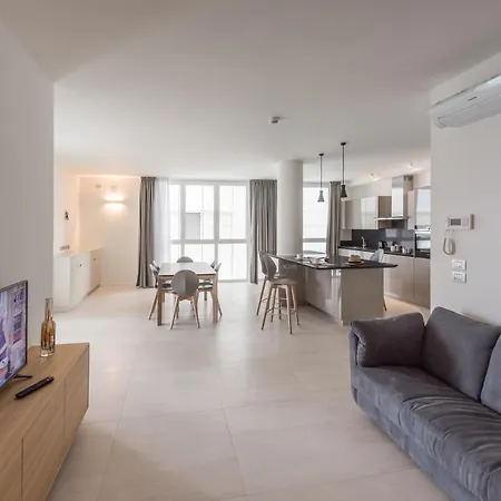 Hotel Hesperia & 4*
