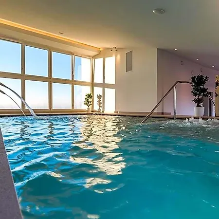فندق Hesperia & 4*