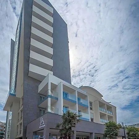 Hesperia & מלון 4*