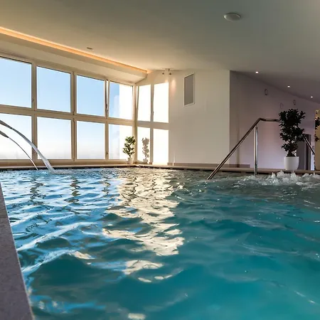 Hotel Hesperia & 4*