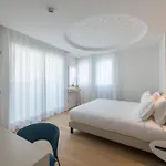 Отель Hesperia & 4*