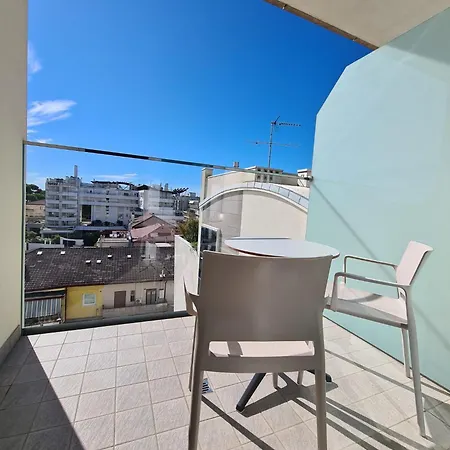 Otel Hesperia &