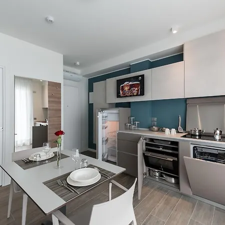 Отель Hesperia & Лидо-ди-Езоло